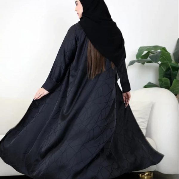 عباية مميزة خطوط انيقة