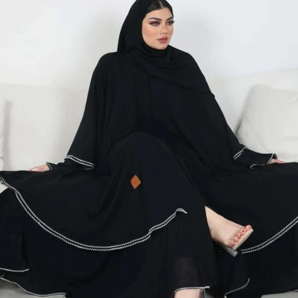 عباية كلوش مميزة بطبقات مطرزه